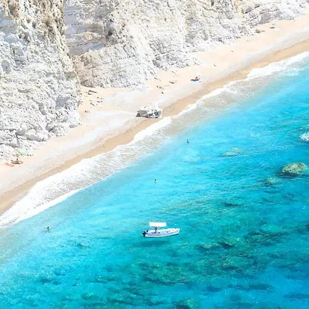 Sea View - Amalia Karousádes