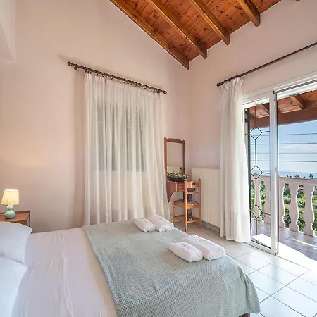 Daphne's Villas Corfu * Karousádes