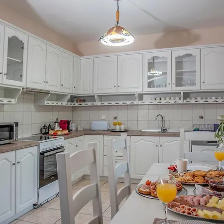 Daphne's Villas Corfu Karousádes