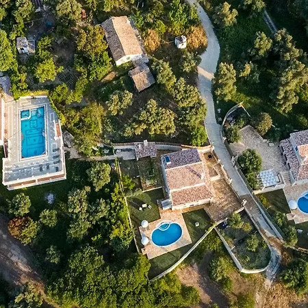 Villa Daphne's Villas Corfu Karousádes